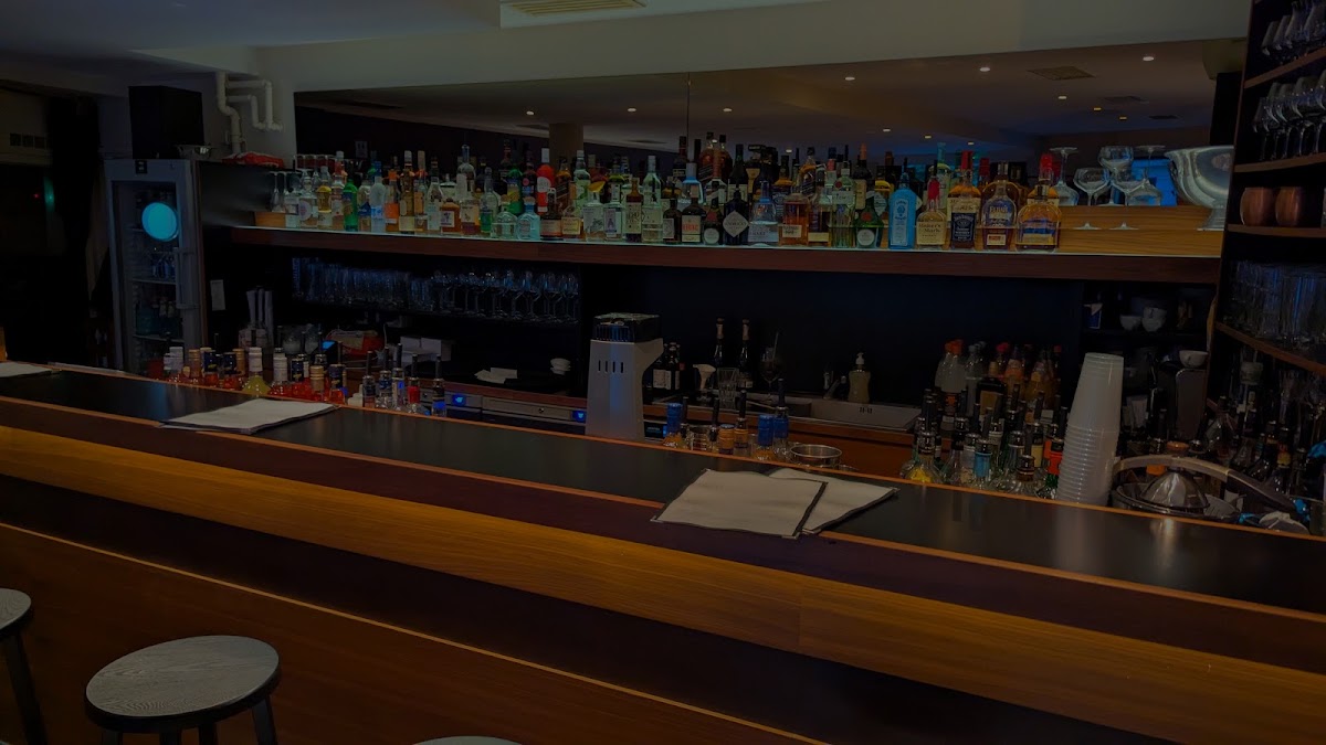 Juri's Cocktail & Wine Bar