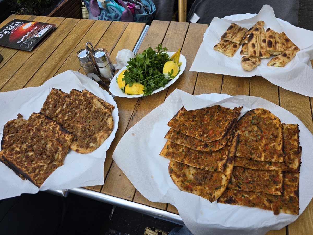 Uzun Imbiss-Bäckerei